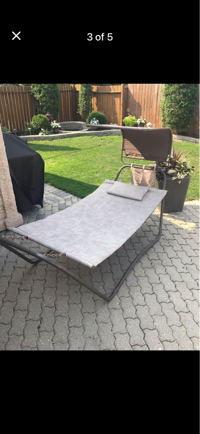 New Hamilton Padded Hammock with Canopy. - photo 2
