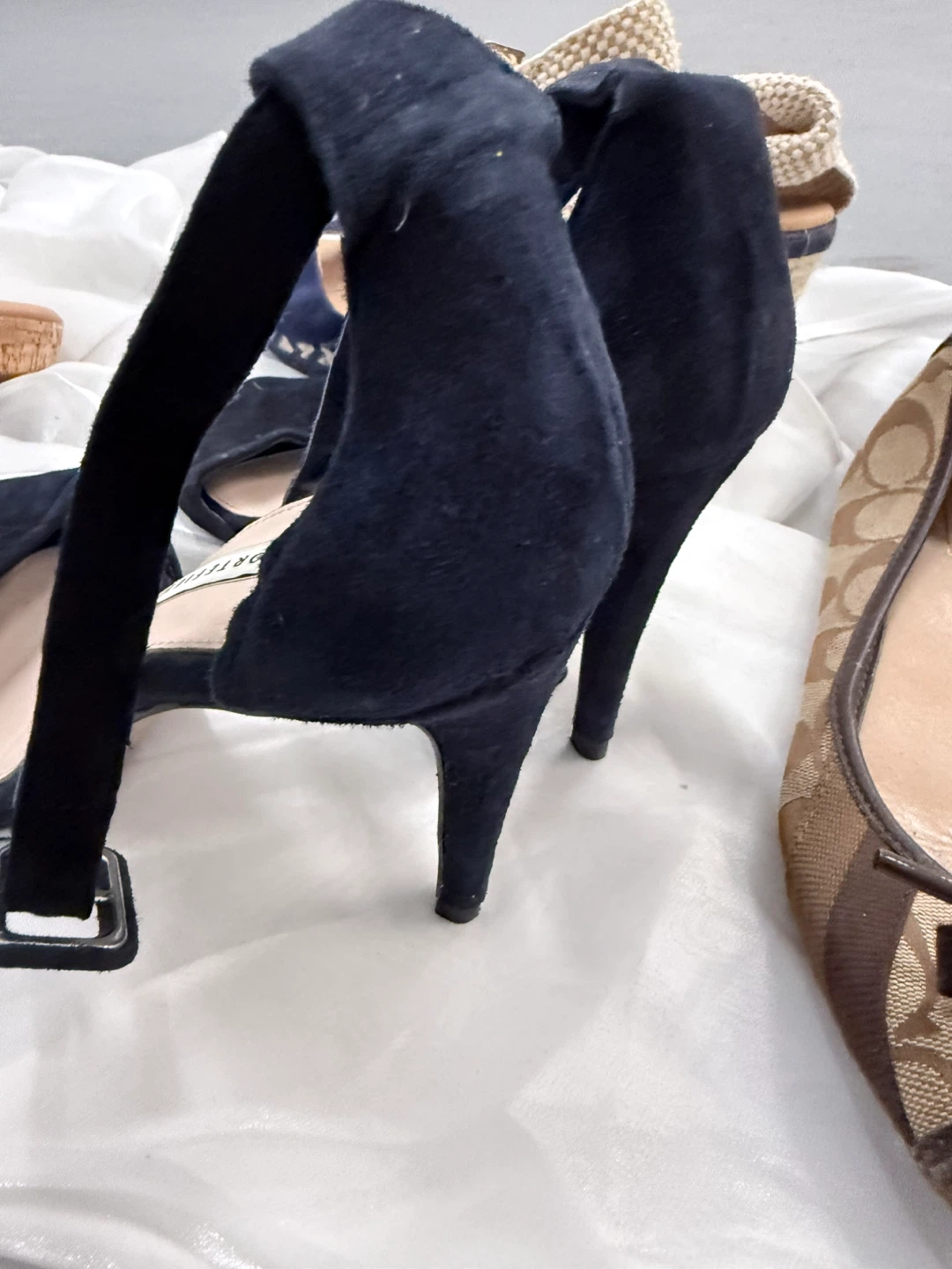 Beautiful sandals are for sale 3 pairs - photo 4