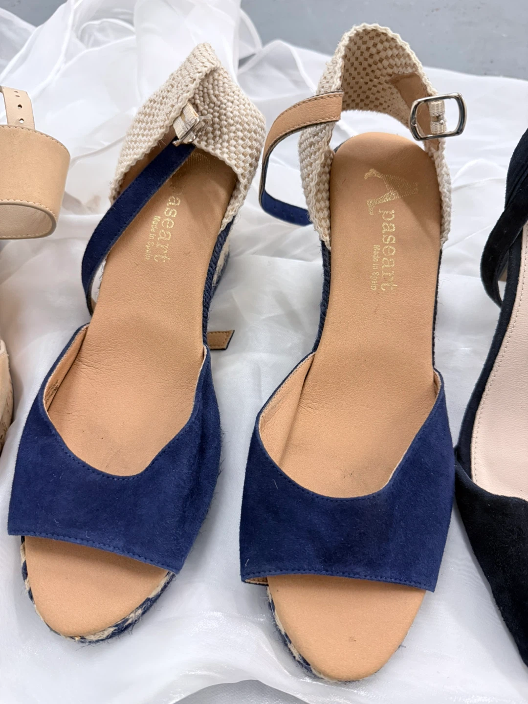Beautiful sandals are for sale 3 pairs - photo 5