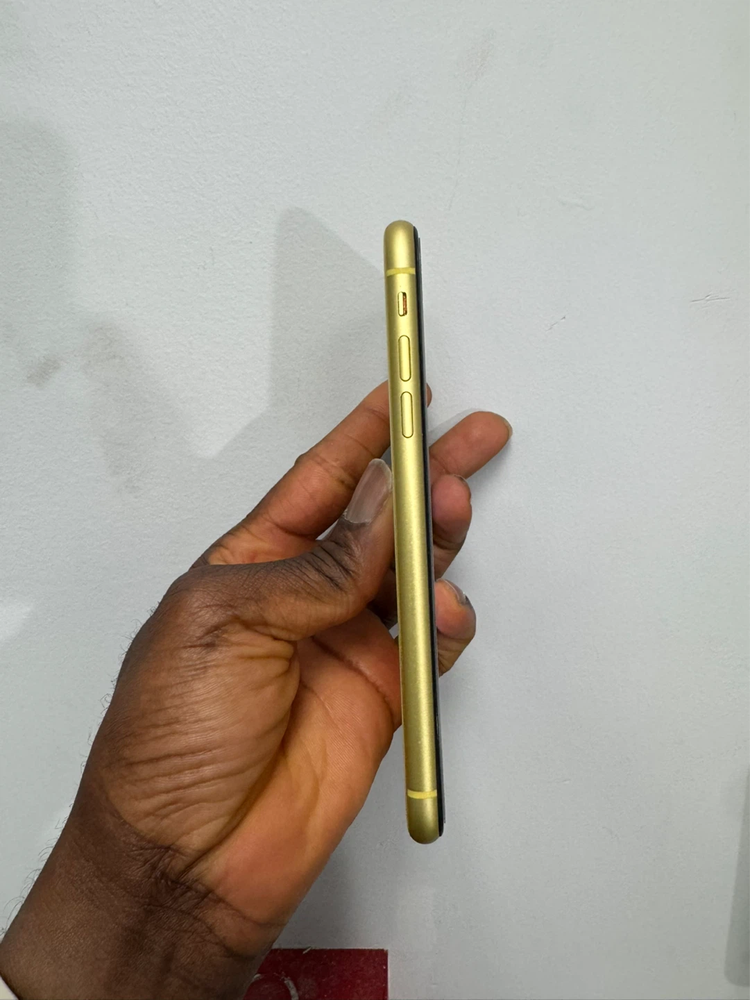 Apple iPhone 11 - Yellow - photo 4