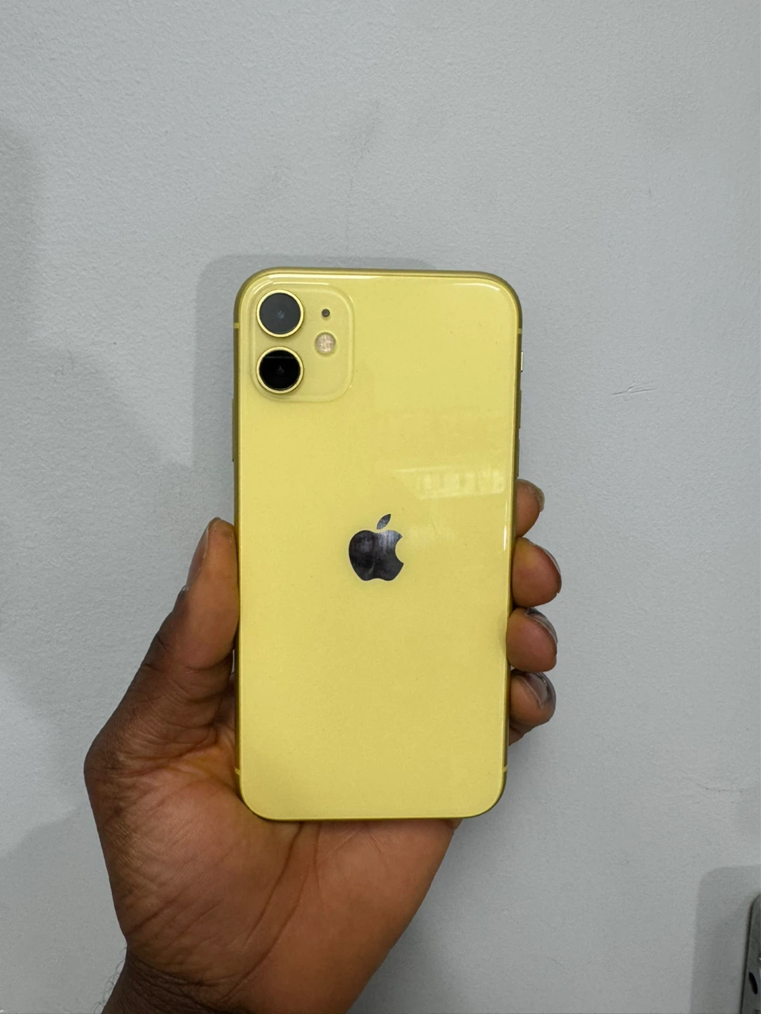 Apple iPhone 11 - Yellow
