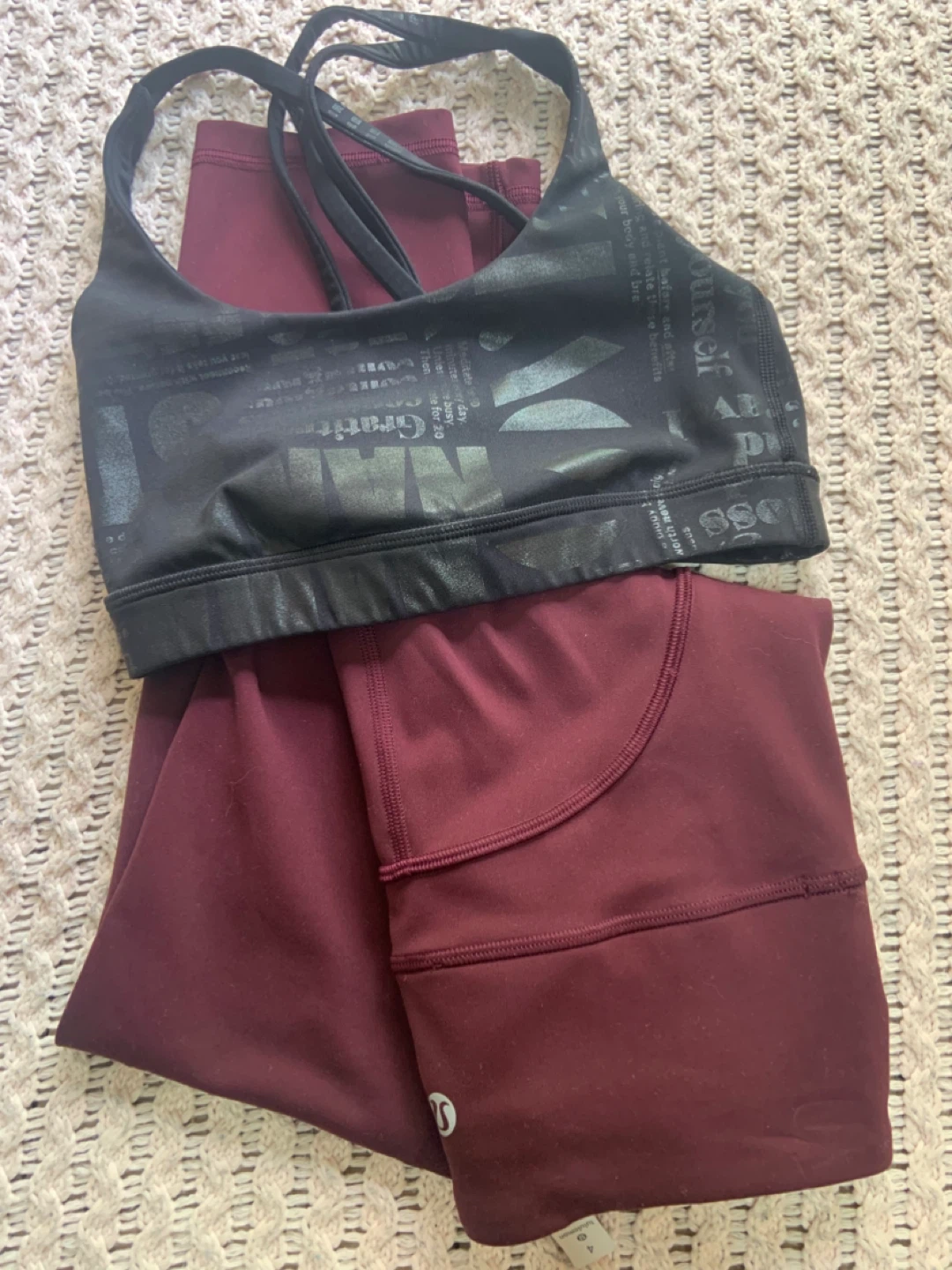 LULULEMON LEGGINGS•ENERGY MANIFESTO CROSS-BACK BRA !