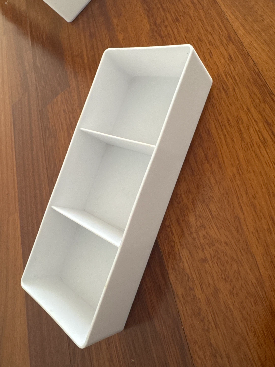 3 White Plastic Organizer Tray - photo 3