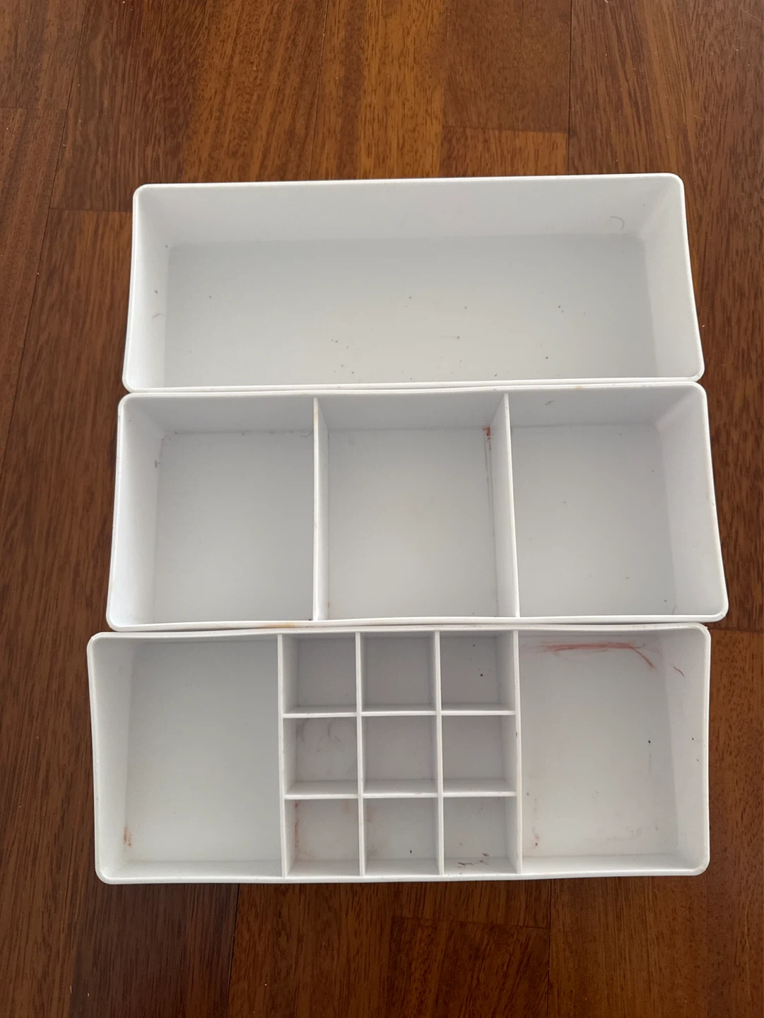 3 White Plastic Organizer Tray