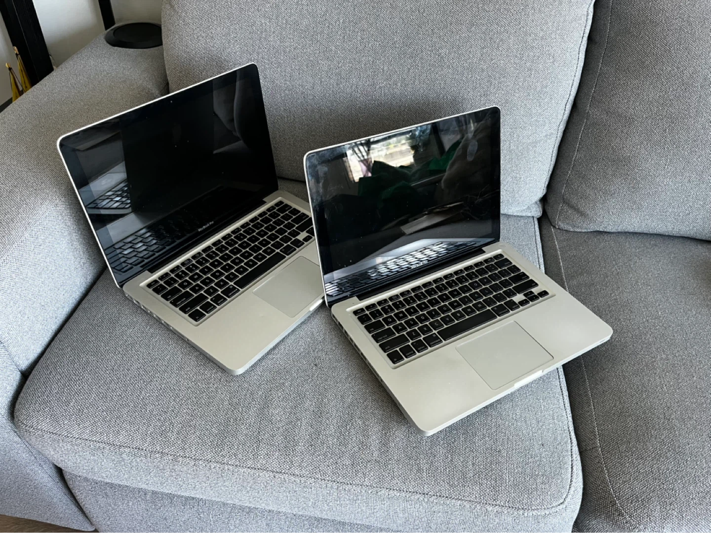 2 x Apple MacBook Pro Laptops - photo 5