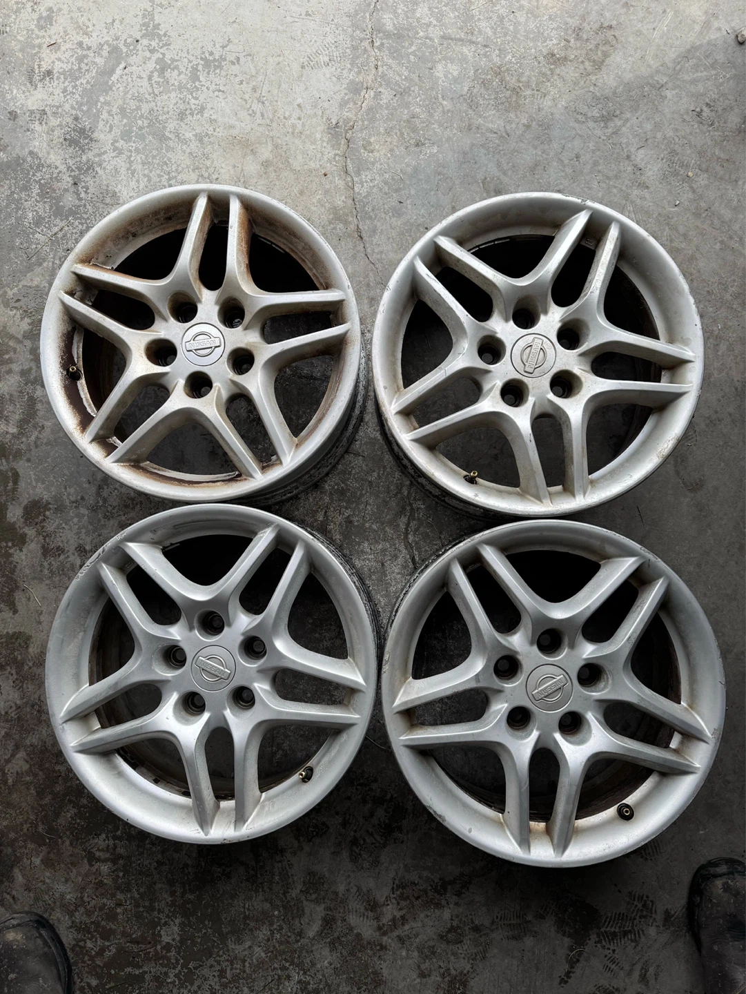 Nissan Skyline R34 OEM WHEELS