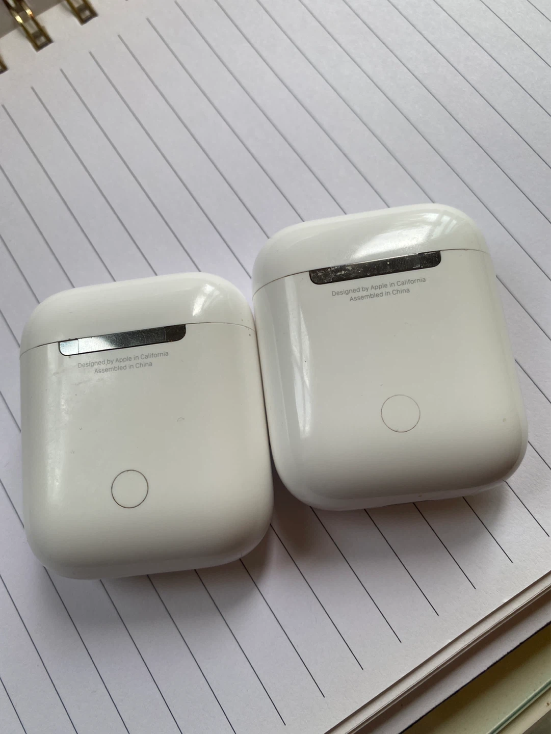 Two pairs: Apple AirPods 2nd Gen with Charging Case - photo 4