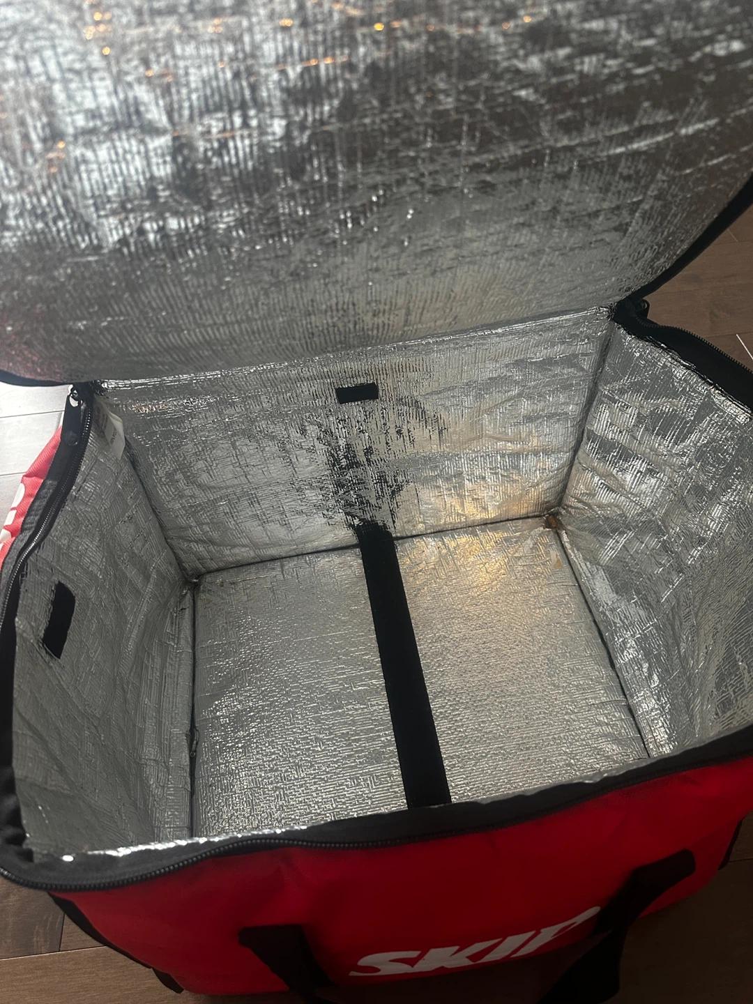 SkipTheDishes Insulated Food Delivery Bag - photo 2