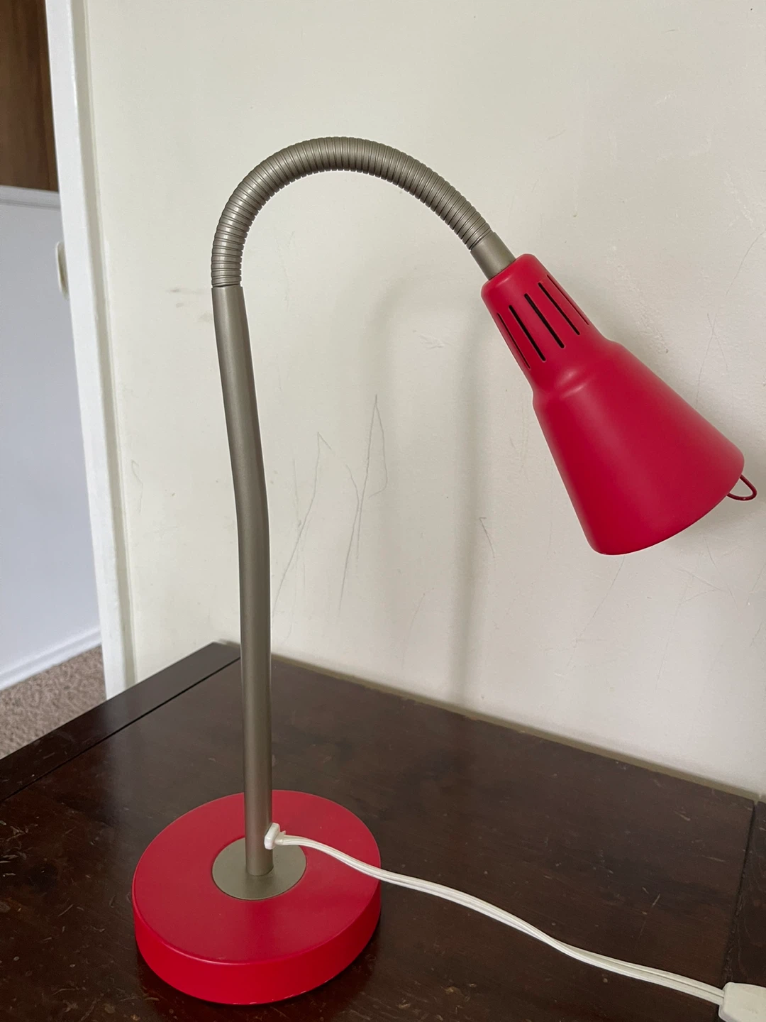 IKEA Kvarto Red Desk Lamp - photo 3
