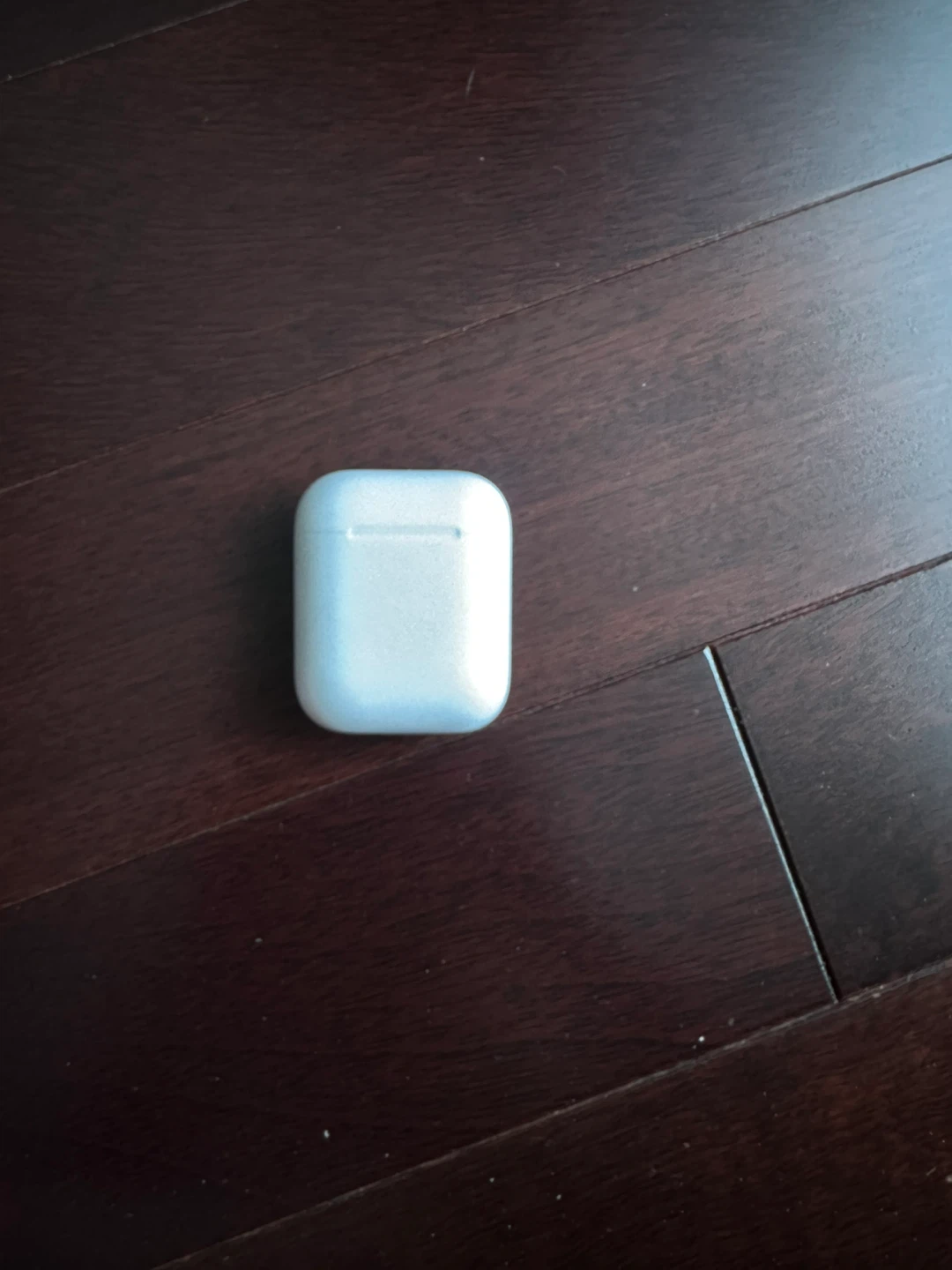 Apple AirPods (1 Generation) with Charging Case