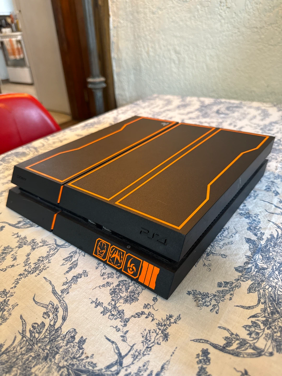 Limited Edition PlayStation 4 - Black Ops Three Edition - photo 2
