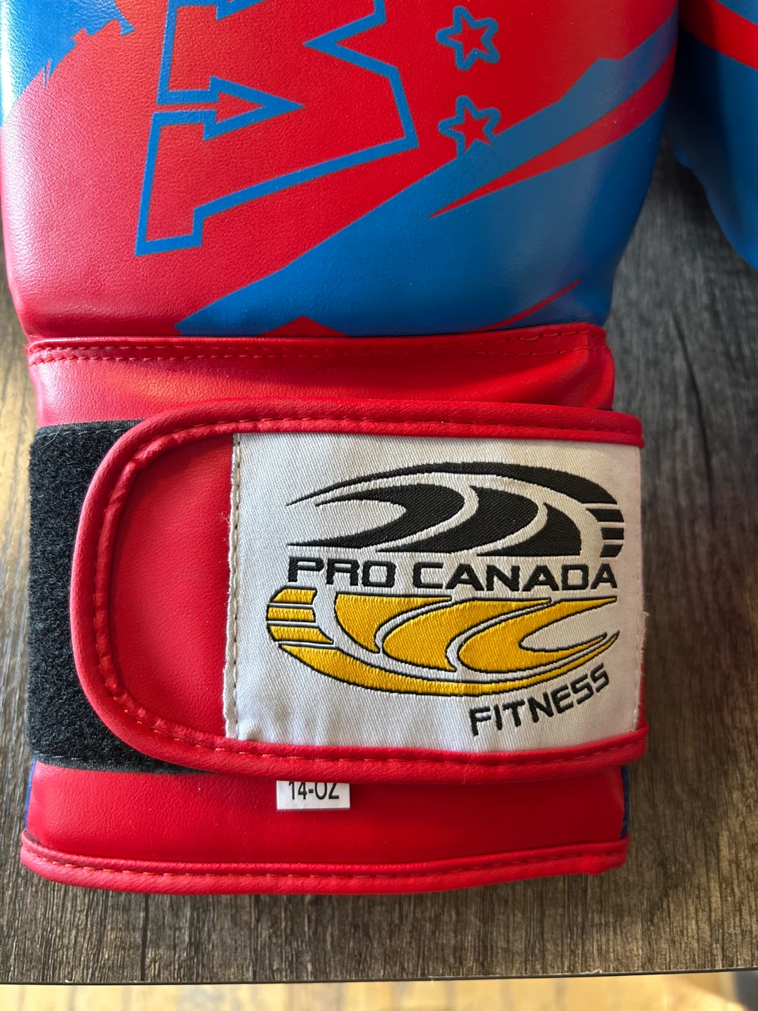 PRO CANADA FITNESS 14-OZ Red Blue Boxing Gloves - photo 2