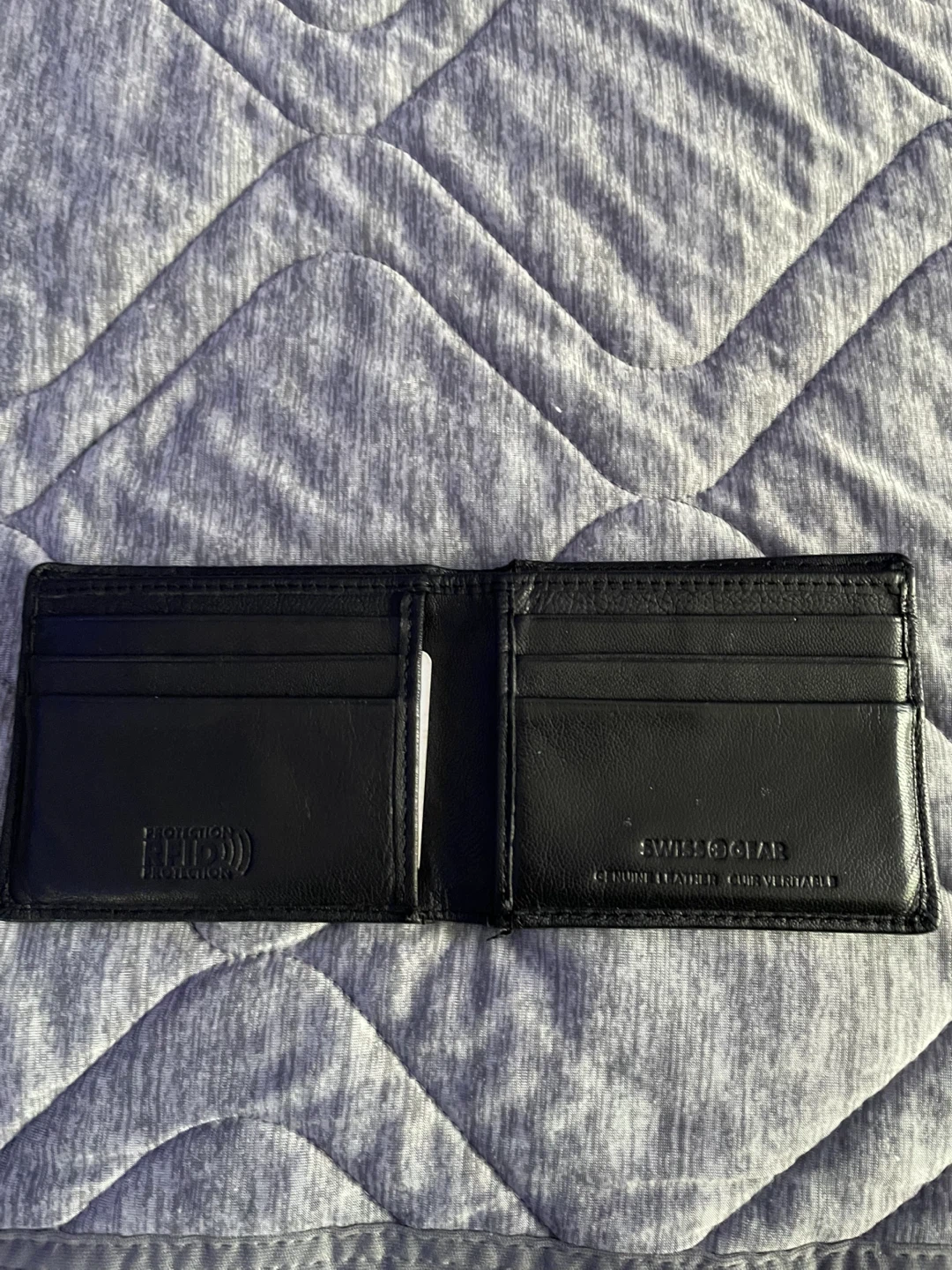Swiss Gear RFID Bifold Wallet - Black Learher - photo 3