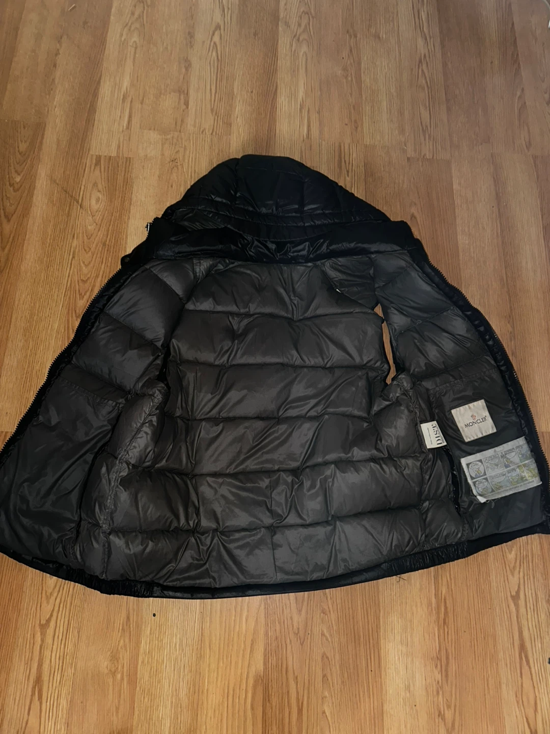 Moncler Black Puffer Vest Size 3 - photo 2