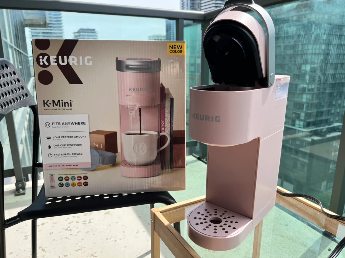Keurig 12oz Coffee Machine with original box - photo 2