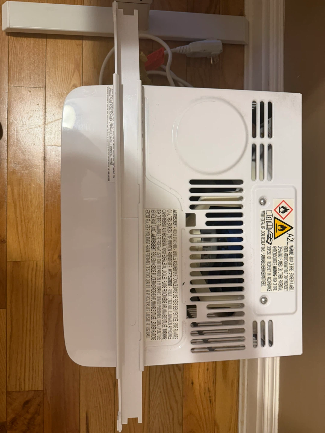 Frigidaire Window Air Conditioner - photo 2
