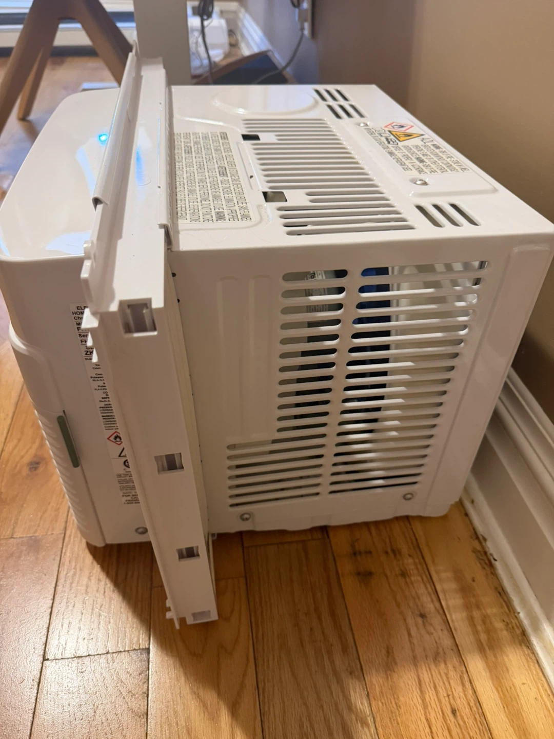 Frigidaire Window Air Conditioner - photo 3