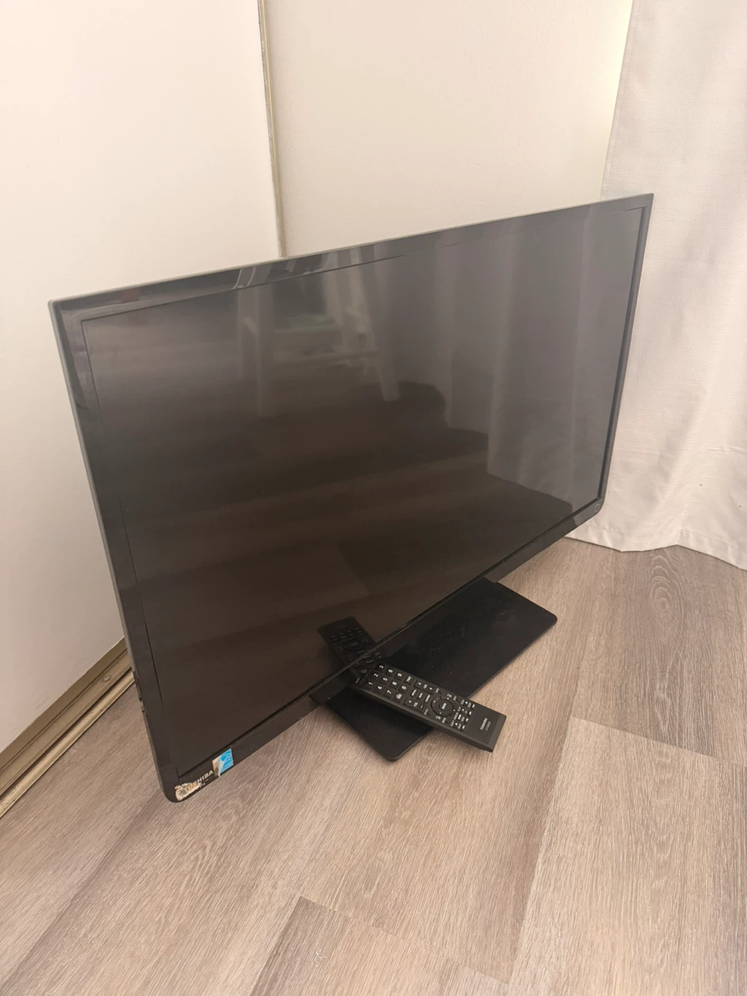 Toshiba 32" LEDTV