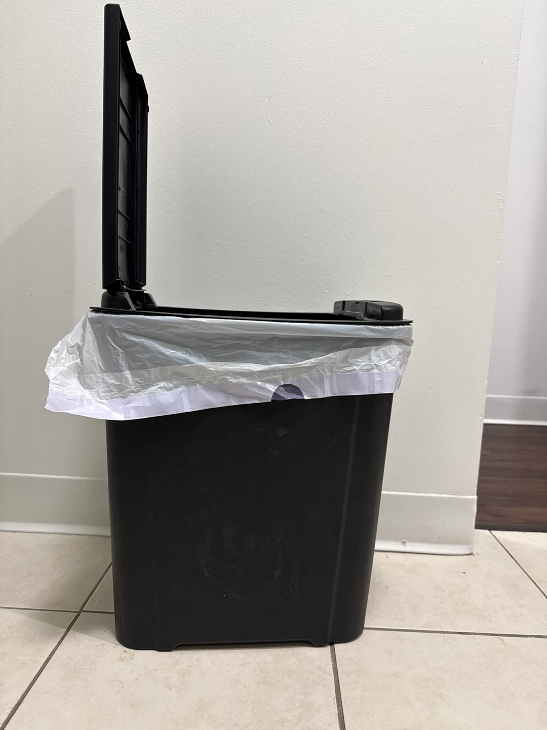 Mainstays 7.6 Gallon Black Kitchen Trash Can