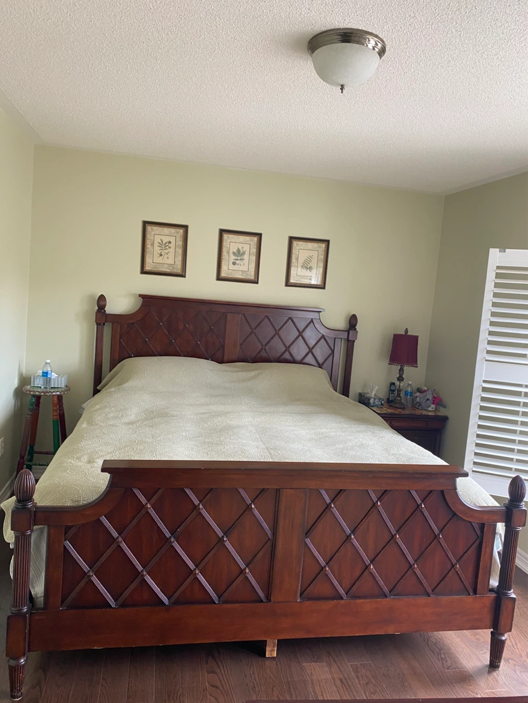 Bombay Mahogony Diamond-weave King Size Bed and Mattress