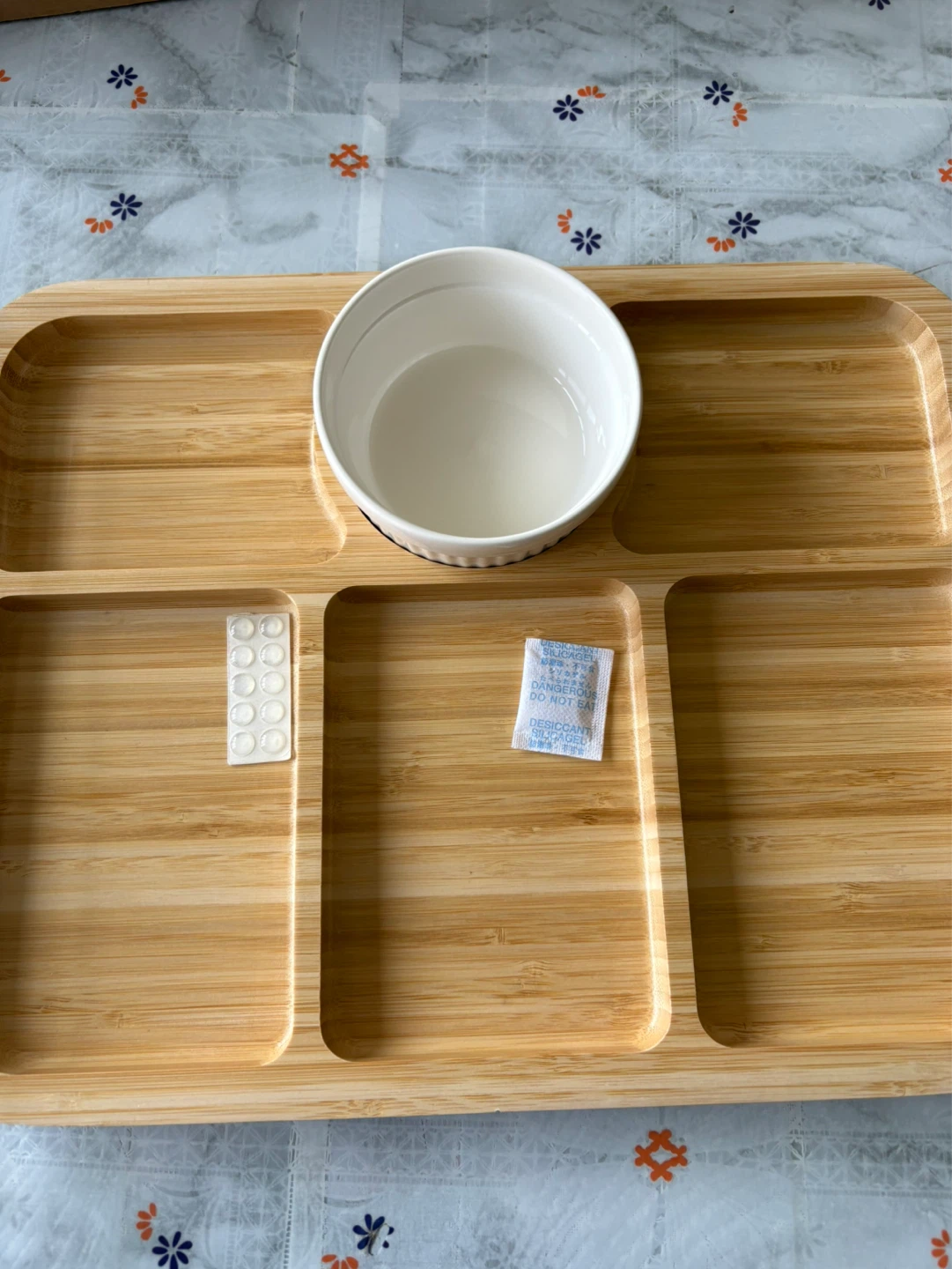 Bamboo Charcuterie Serving Tray with Locking Clear Lid - photo 4
