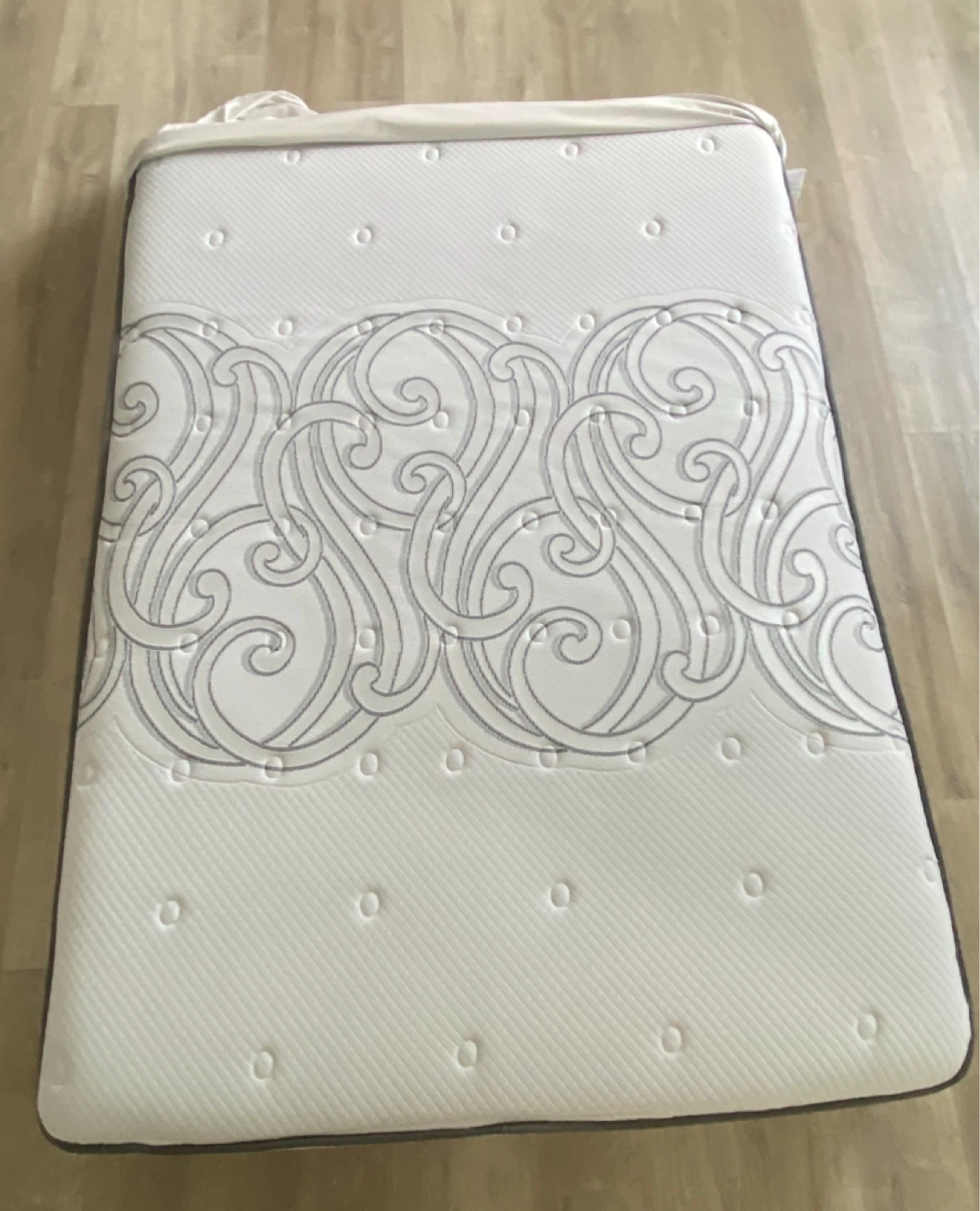 Full size mattress (+waterproof protective cover)