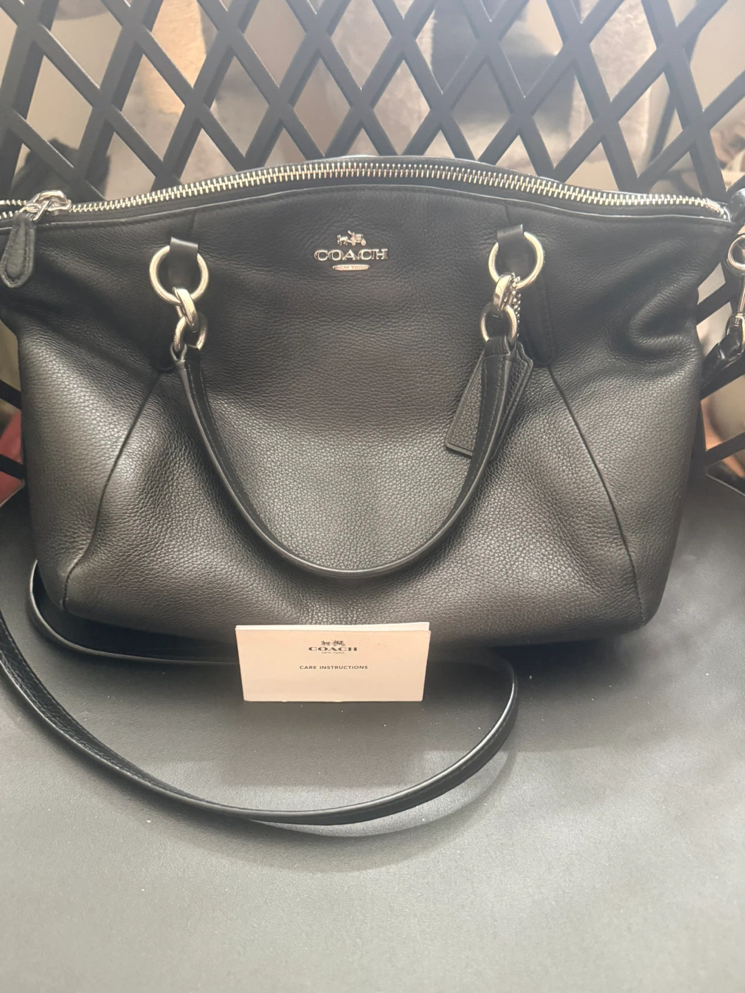 New Black Leather COACH crossbody Shoulder Bag - photo 2