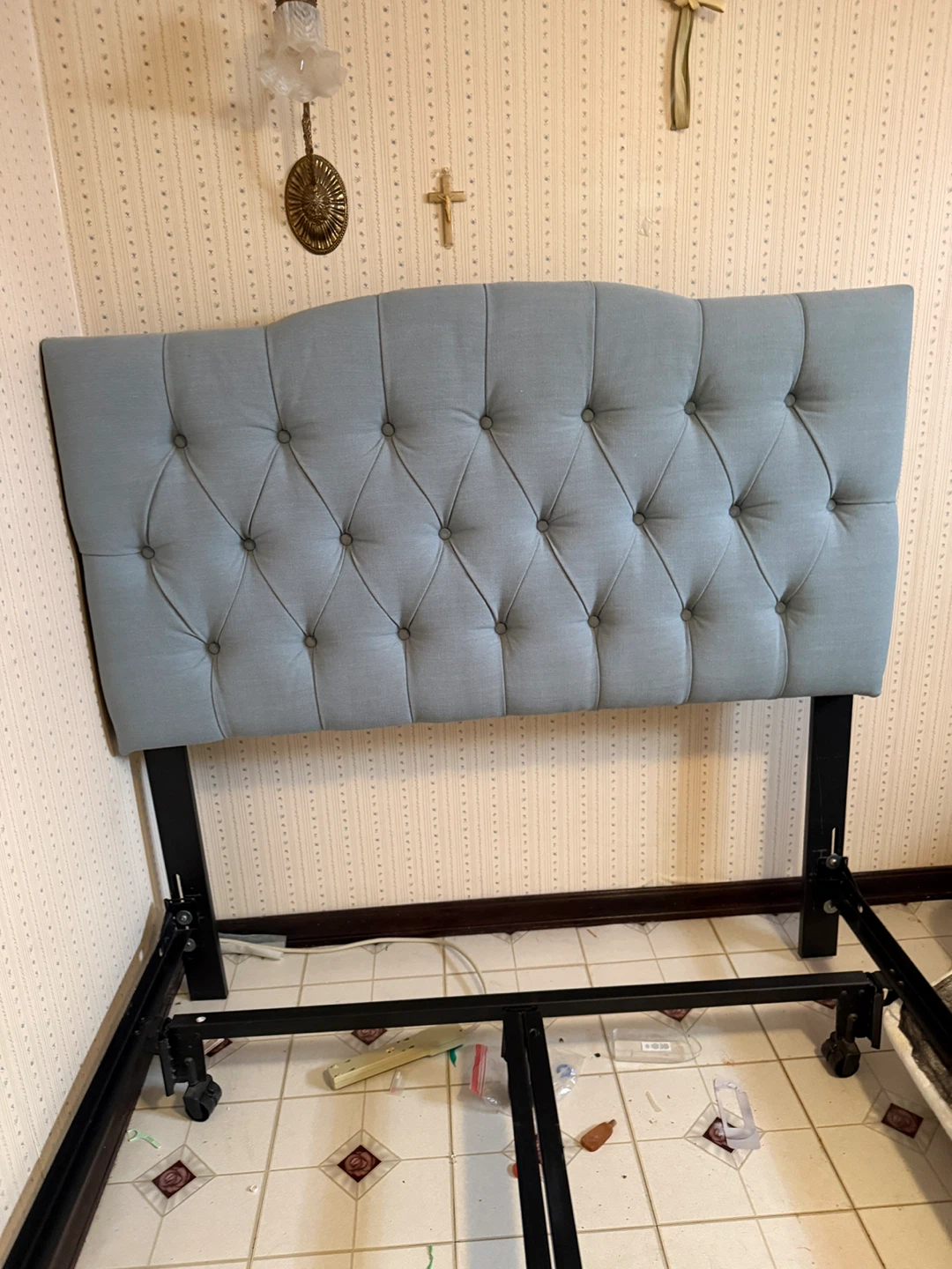 Light Blue Tufted Headboard & Bed Frame Full size