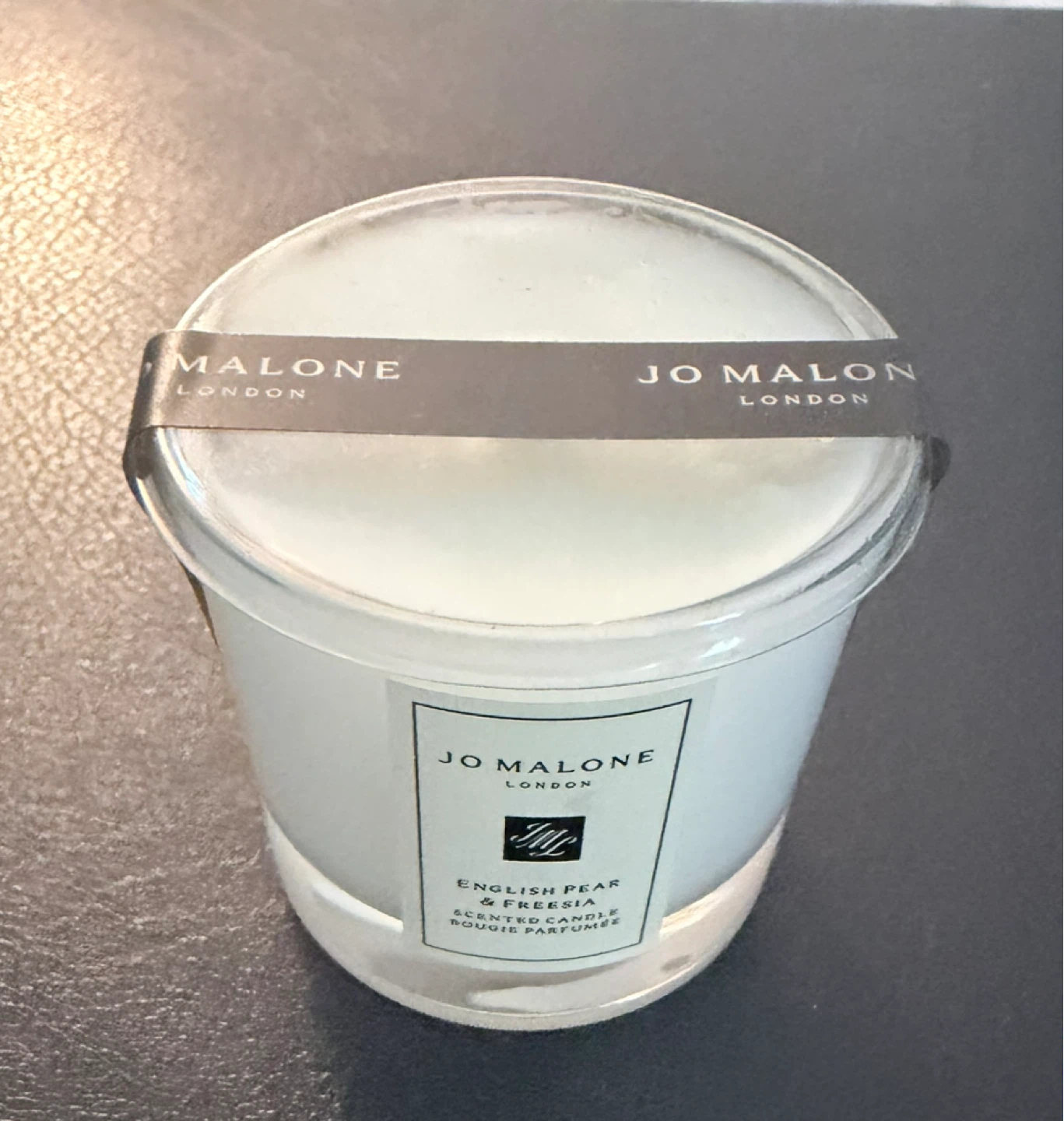 Jo Malone English Pear & Freesia Scented Candle - photo 2