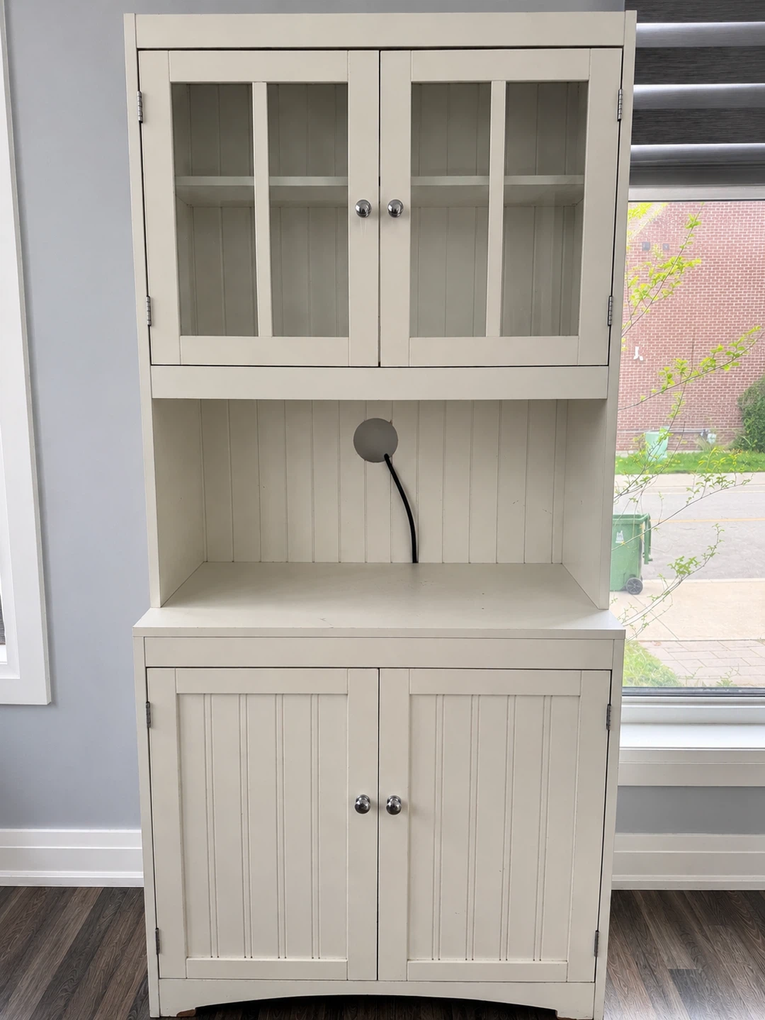 Kitchen cabinet