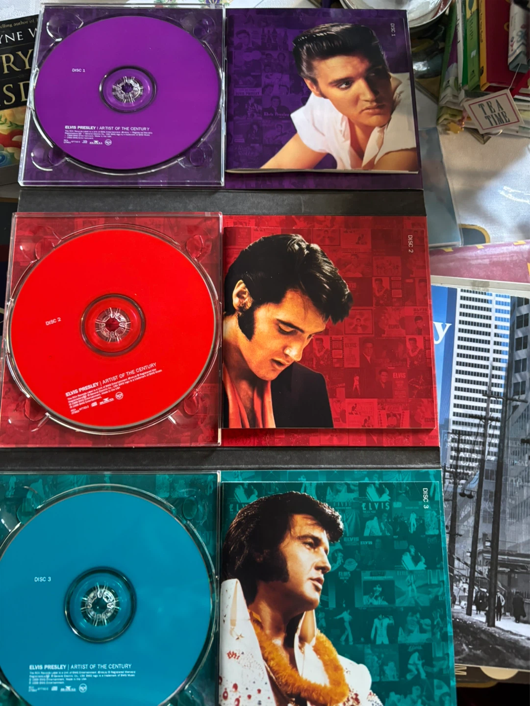Elvis Presley Artist of the Century 3-CD Box Set - photo 3