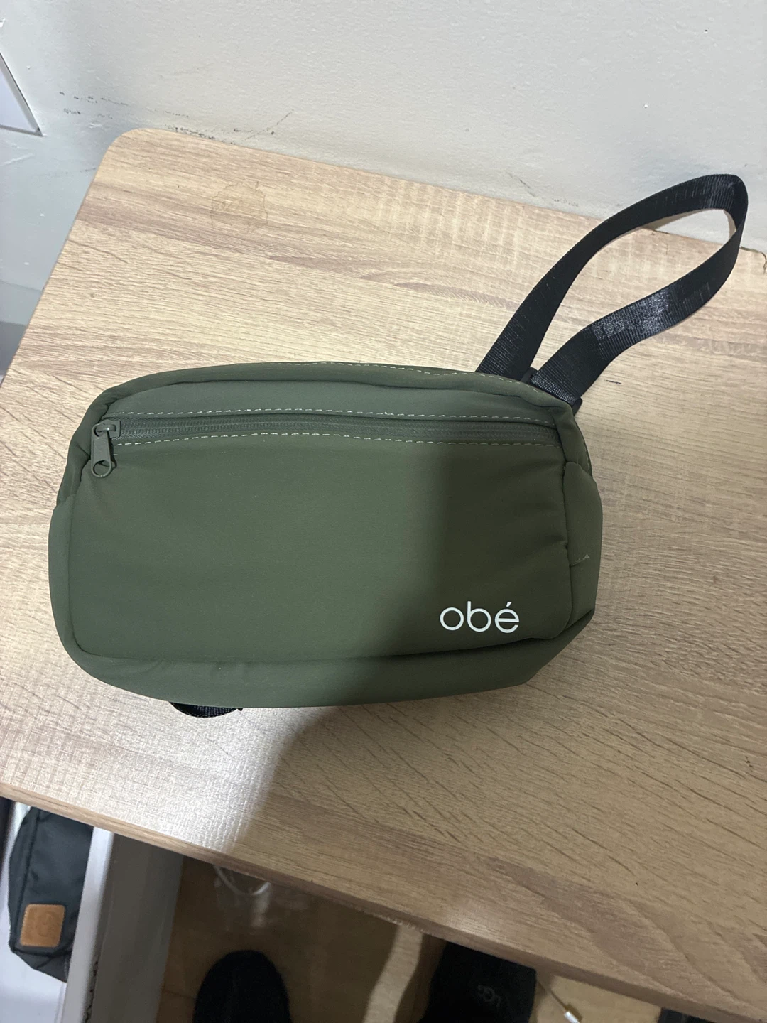 Obé green crossbody bag