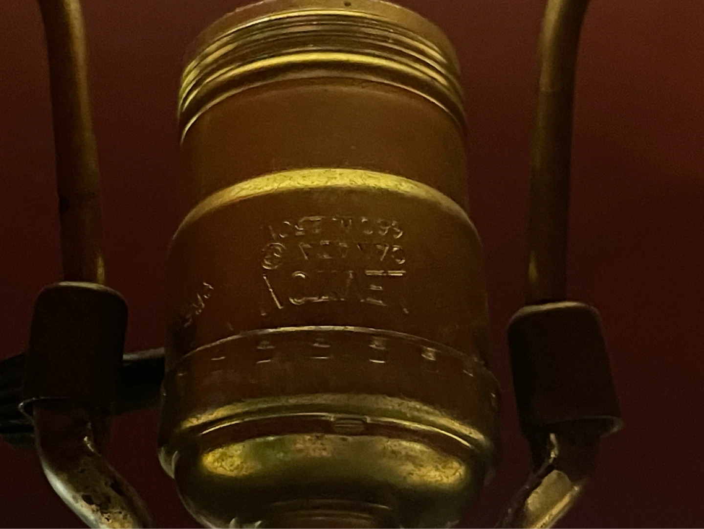 vintage brass socketed ceramic table lamp - photo 3