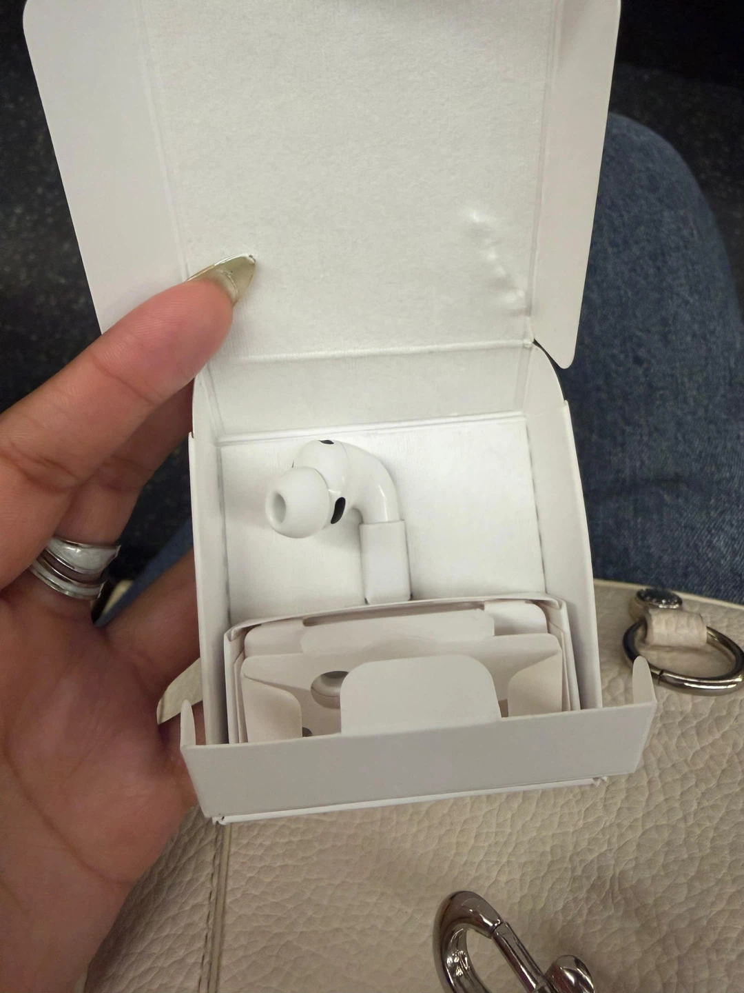 Apple AirPods Pro (2nd generation) - Left Earbud