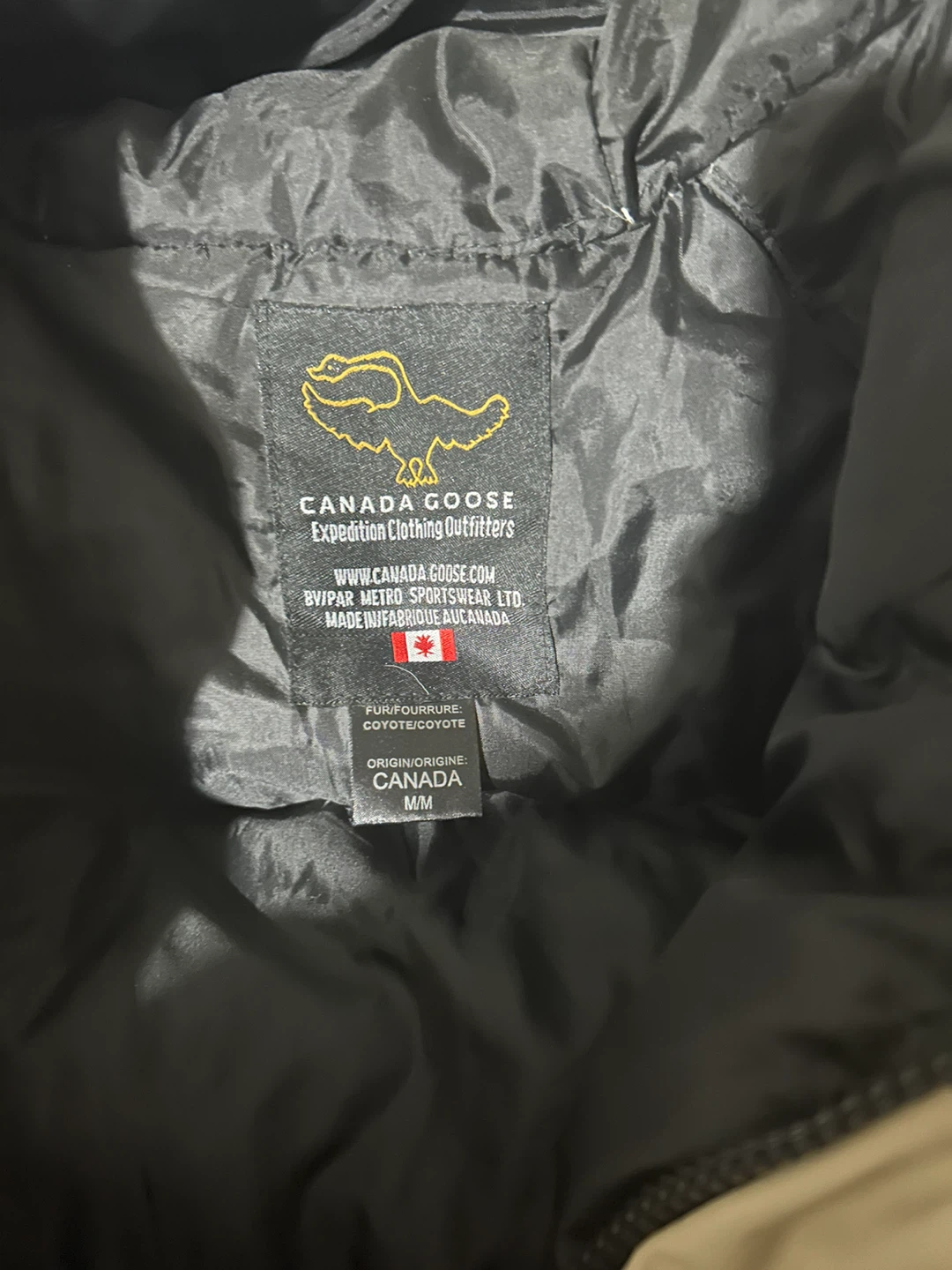 Woman’s Canada Goose Jacket size Medium - photo 5