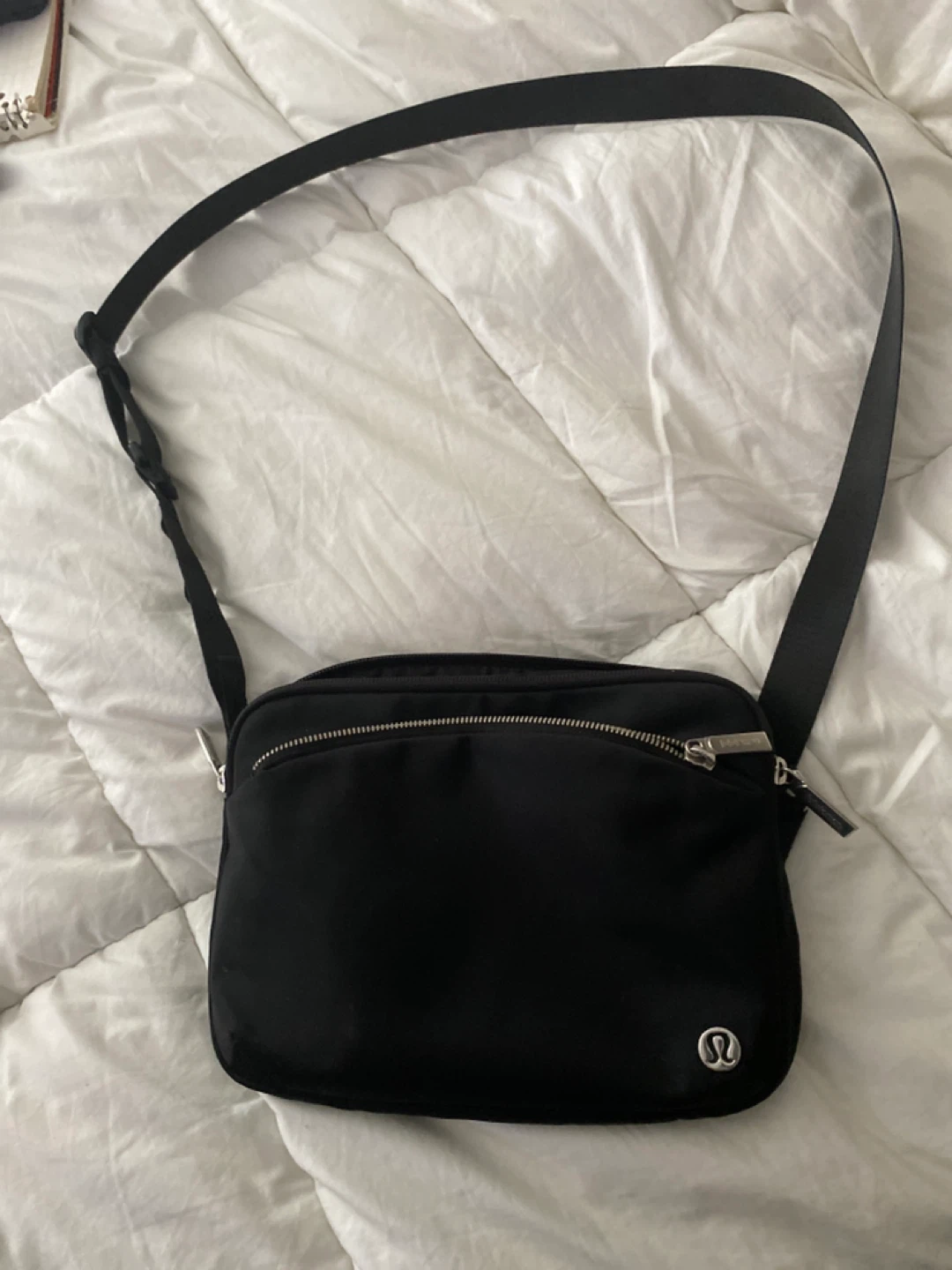 Lululemon Everywhere Crossbody Bag 2L Metal Hardware Black - photo 4