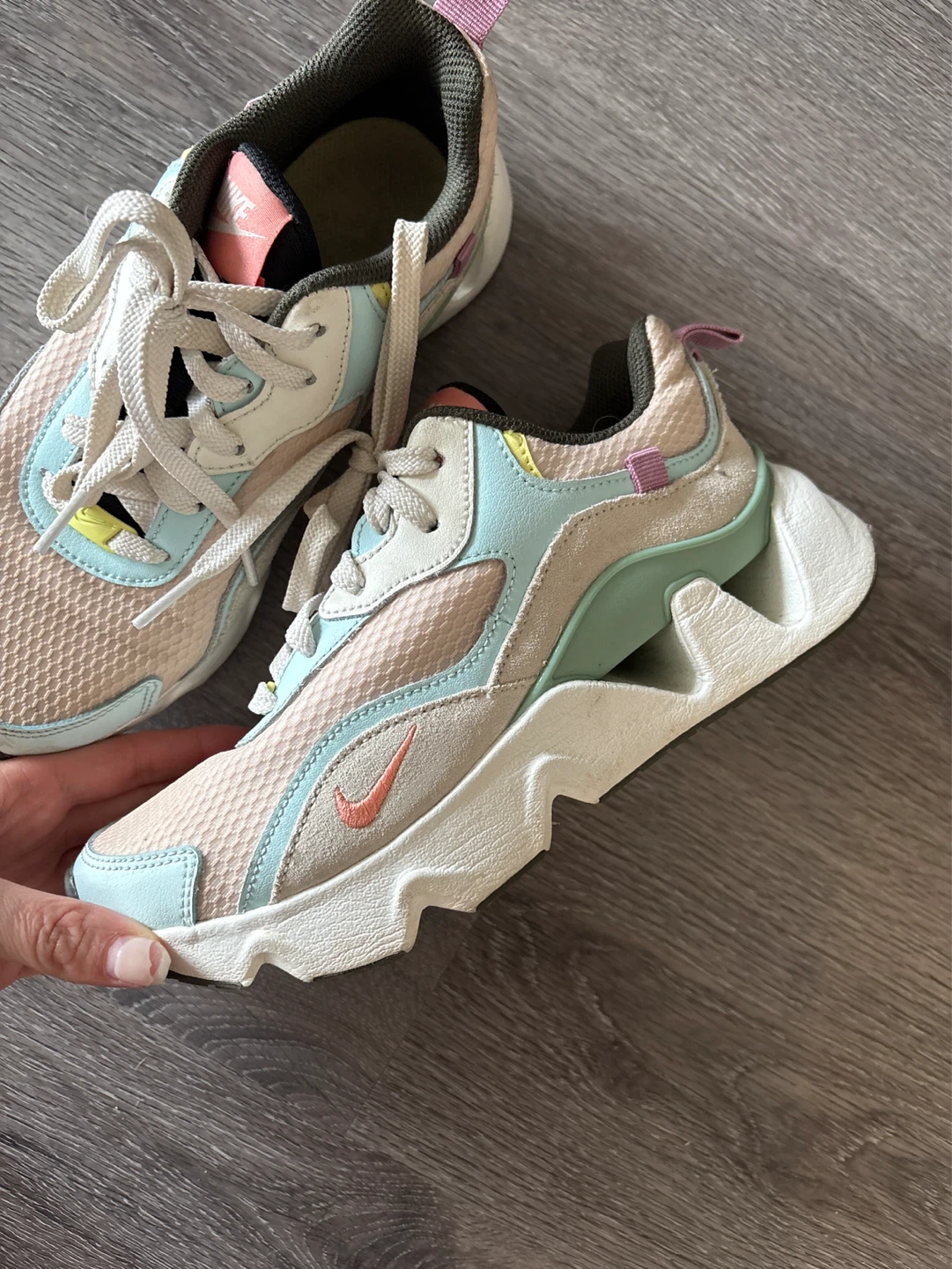 Nike Women's Shoes Size 5.5