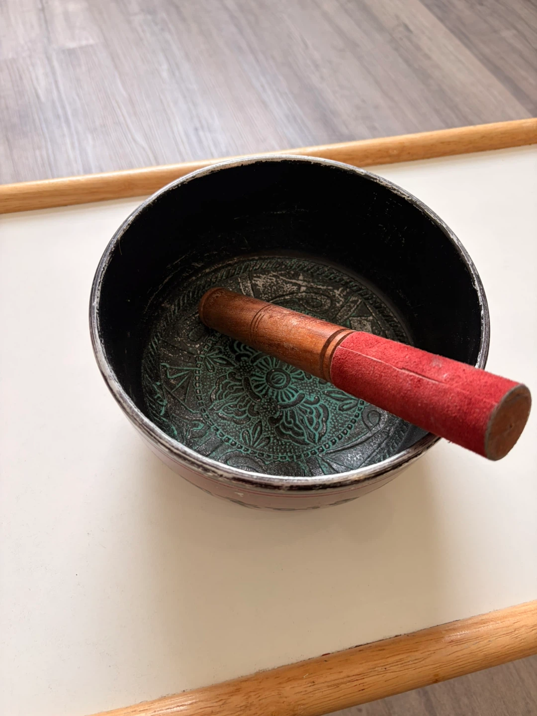 Red singing bowl - photo 2