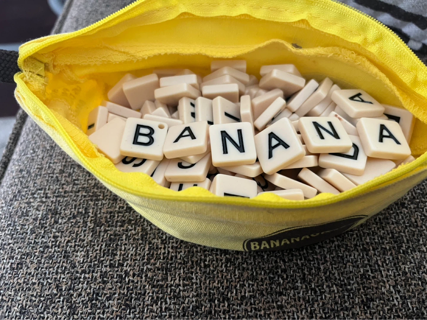 Banangrams Banana Pouch with Tiles - photo 2