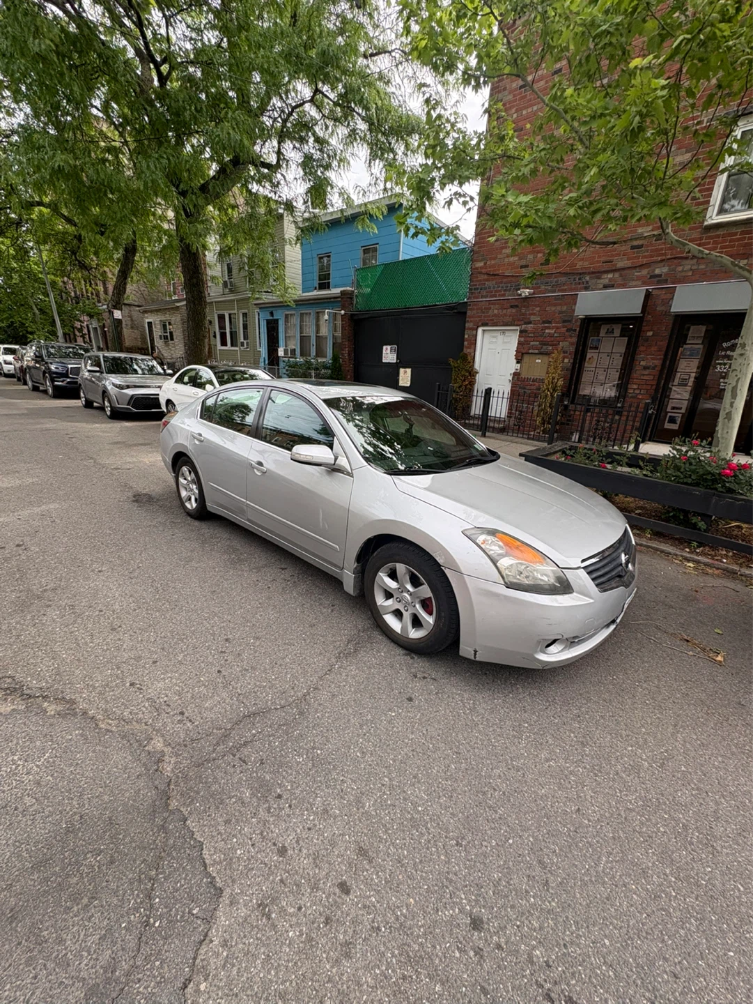 Silver Nissan Altima Sedan - photo 3