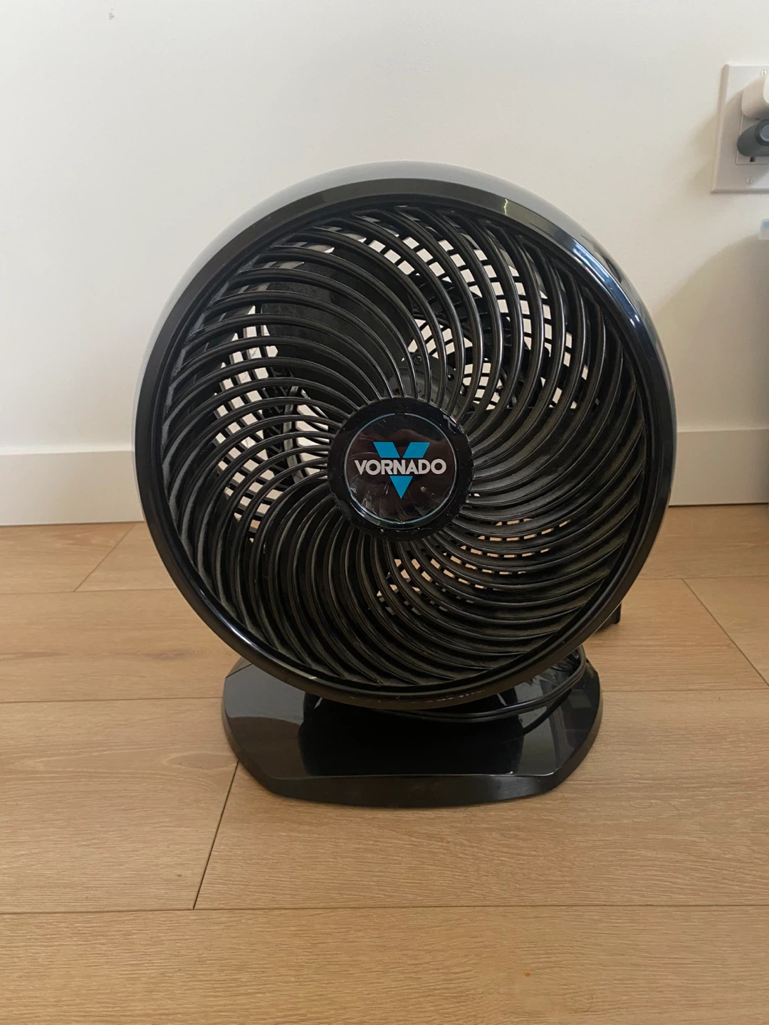 Vornado 5303 Air Circulator Fan - photo 2
