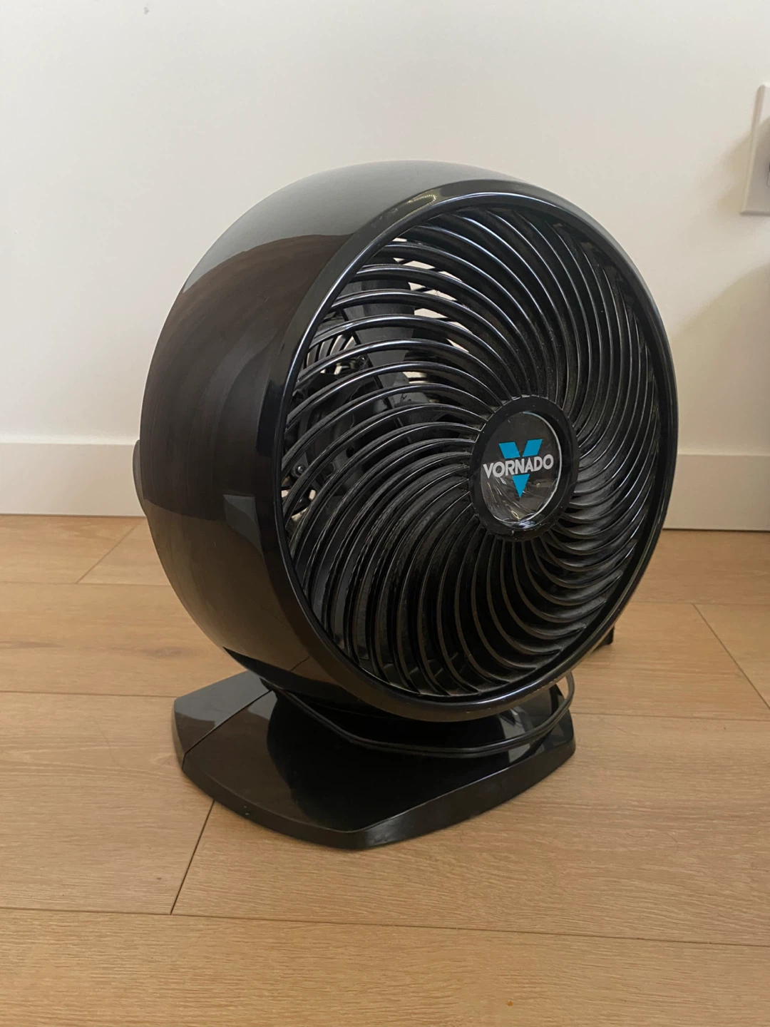 Vornado 5303 Air Circulator Fan - photo 3
