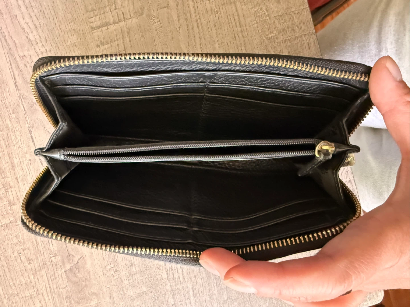 Michael Kors Black Leather Zip-Around Wallet - photo 3