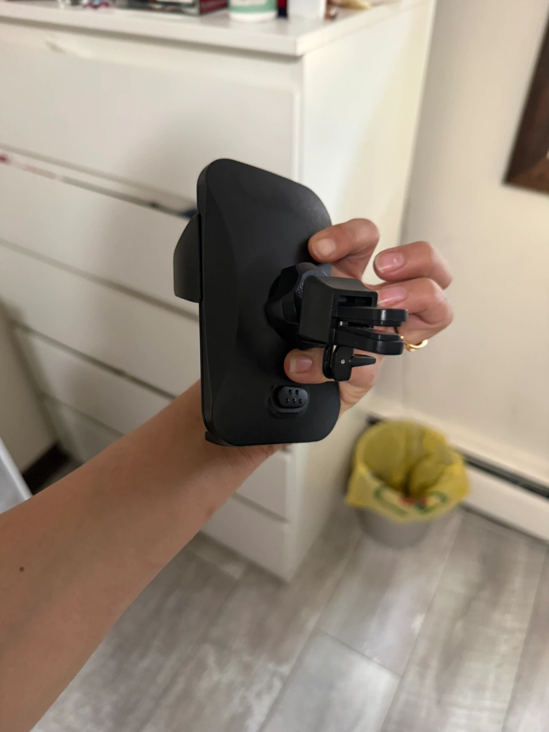 AmazonBasics Air Vent Phone Mount - photo 3