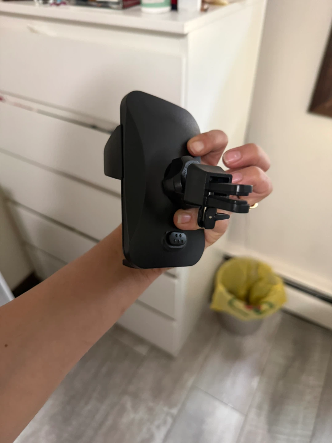 AmazonBasics Air Vent Phone Mount - photo 2