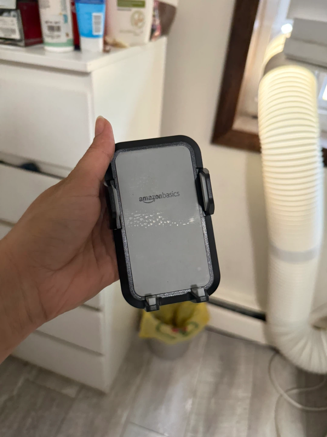 AmazonBasics Air Vent Phone Mount