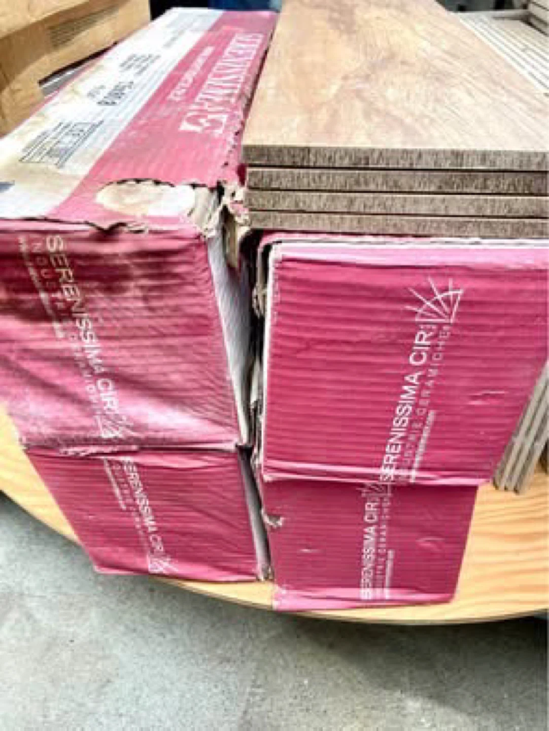 Rectangular “hardwood looking” Durable Tile 60 ft.² - photo 2