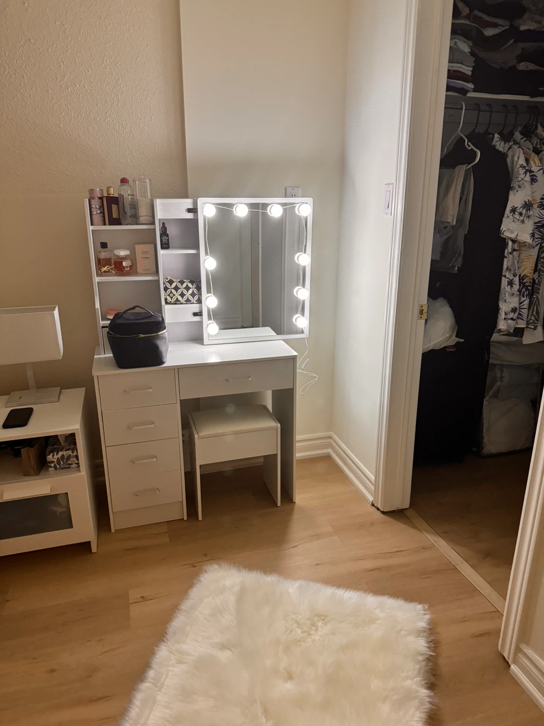 White Vanity Desk with Lighted Mirror and Stool
