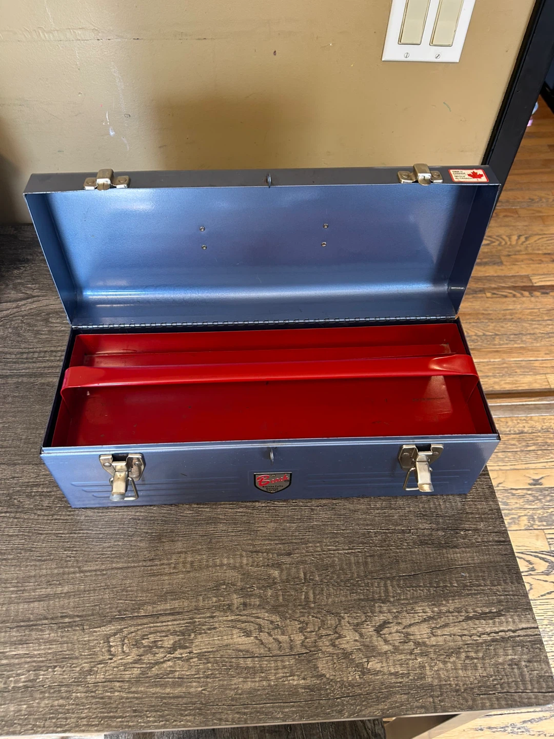 Vintage Beach Metal Toolbox - photo 2