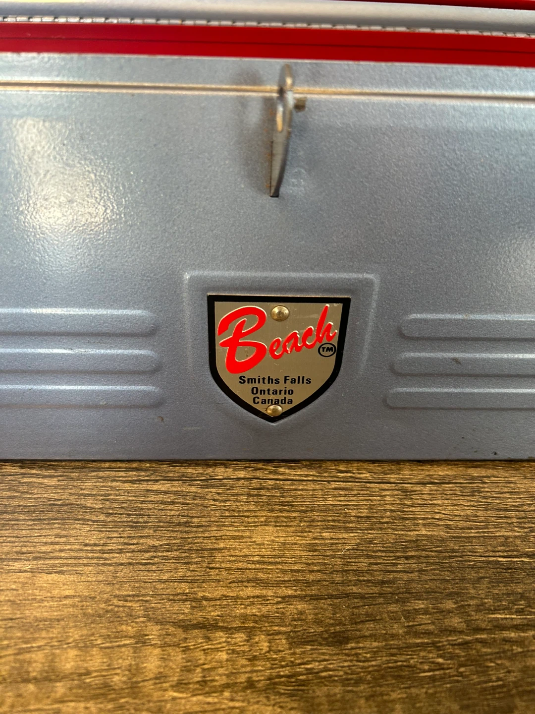 Vintage Beach Metal Toolbox - photo 4